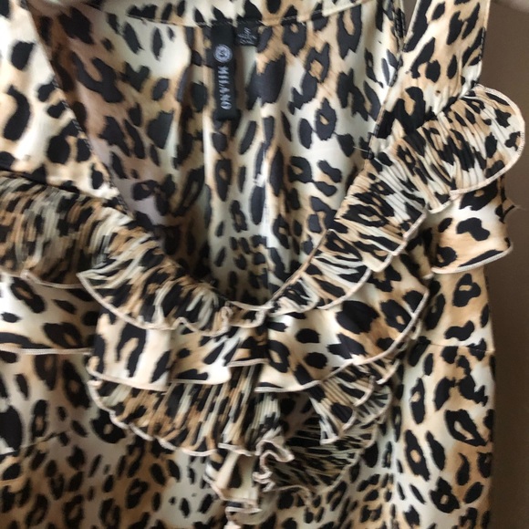 Tops - Picture 6 of 8